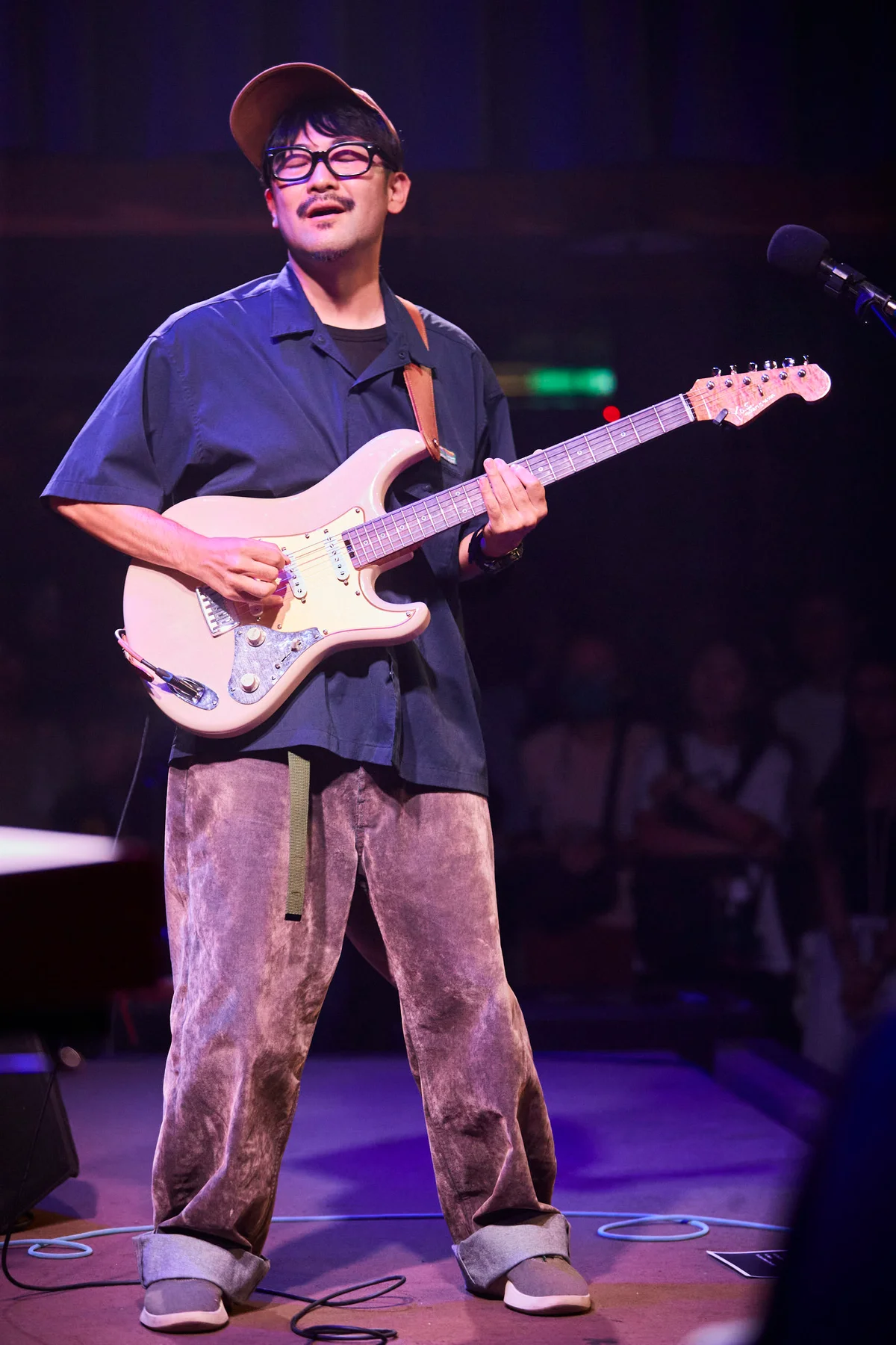 2025年に台北でギターを演奏するソエジマトシキの資料写真