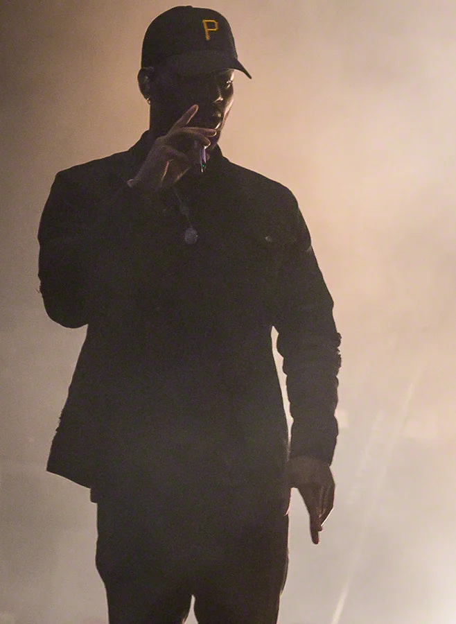 Bryson Tillerが2016年のStavernfestivalenで歌う資料写真